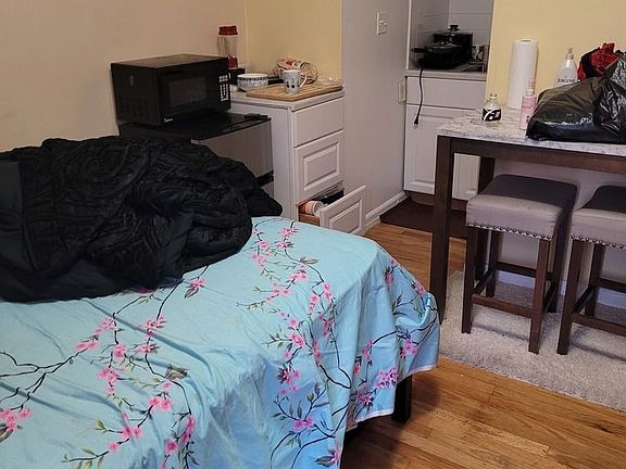 5th image of 5104 Skillman Ave #3B