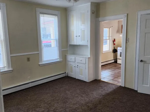 940 Hellertown Rd #1, Bethlehem, PA 18015