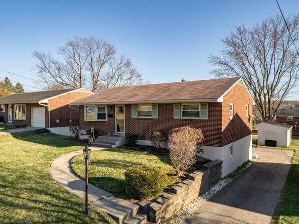 216 Blossom Ln, Southgate, KY 41071
