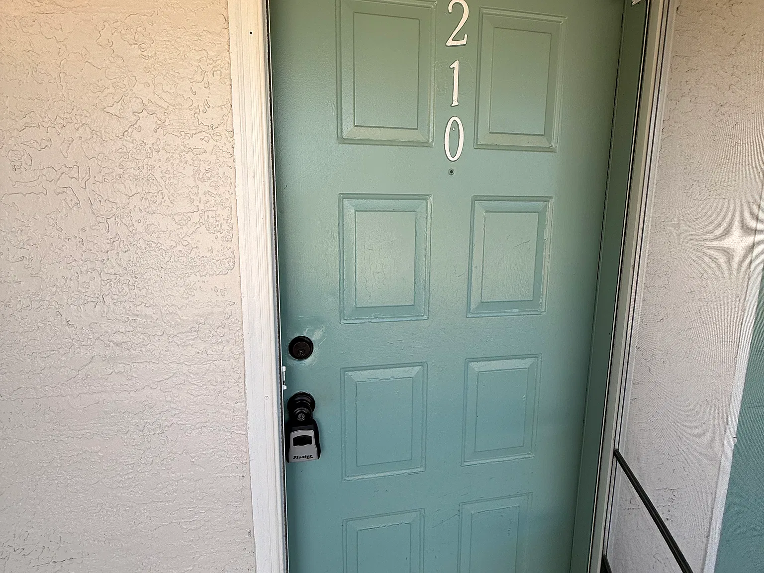 2 bed, 1138 sqft, $1,700 — Photo 2