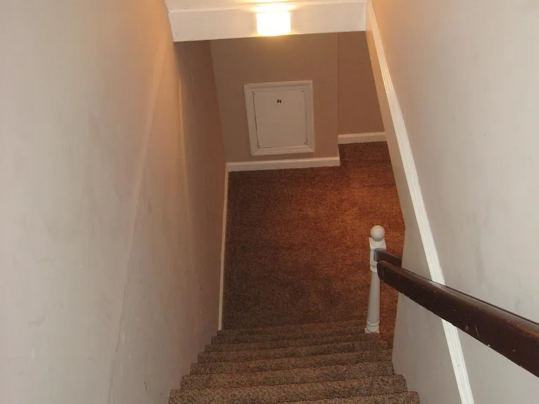 1090 Taylor Dr — Photo 17