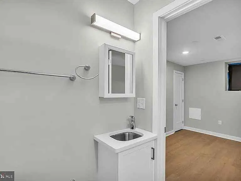 802 W Norris St #1 — Photo 6