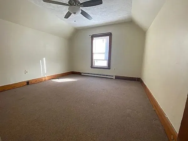 2 bed, 1.0 bath, 700 sqft, $2,000 — Photo 4