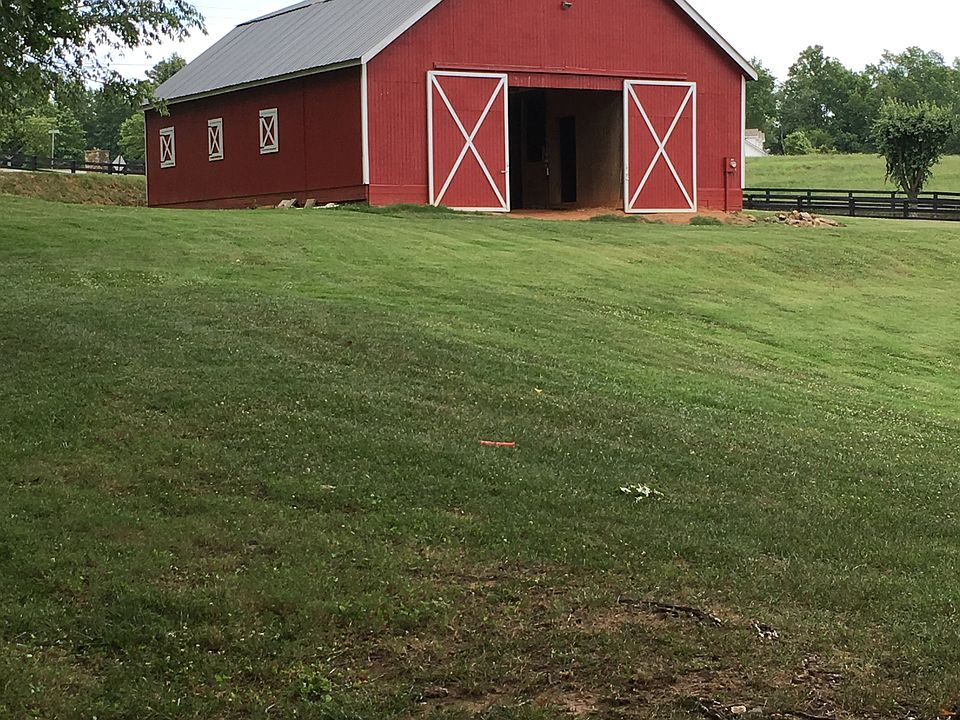 2nd image of 200 Meadows Walk