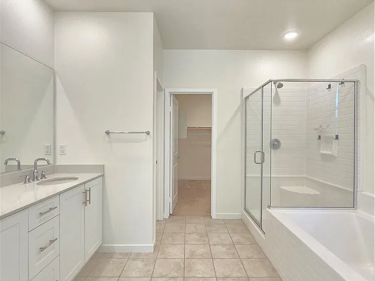 2679 E Penelope Ln — Photo 14