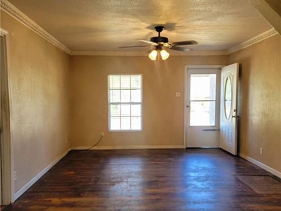 2nd image of 2305 Sunnydell Ave