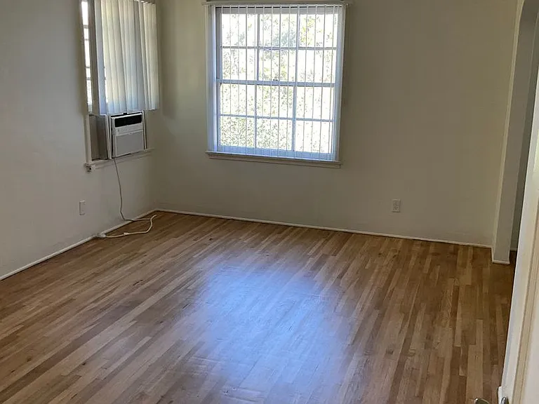 5137 Olivewood Ave — Photo 14