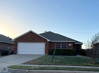 336 Memory Dr, Fort Worth, TX 76108