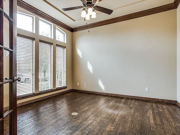 5th image of 10166 Western Hills Dr