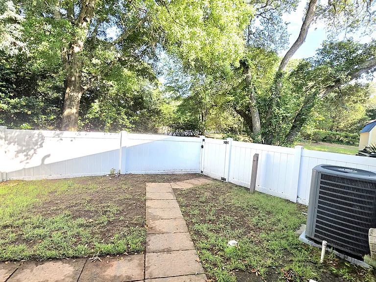411 47th Ave N #2 — Photo 7