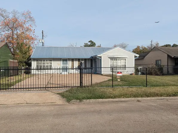 5711 Doolittle Blvd, Houston, TX 77033