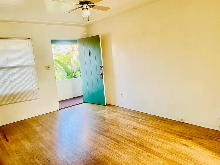 4851 Brighton Ave #K — Photo 12