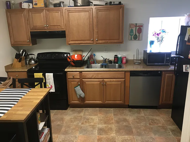 Eat-in Kitchen