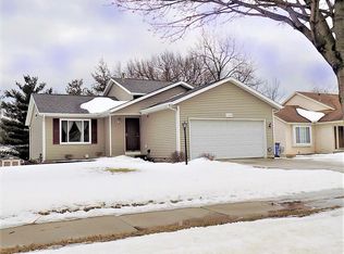 1376 Kimberly Dr SE, Grand Rapids, MI 49508