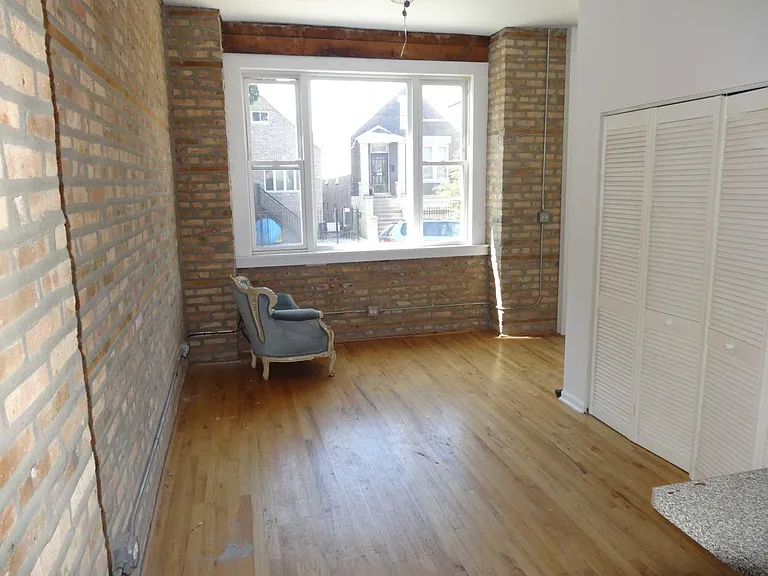 938 W 31st Pl #1F — Photo 2