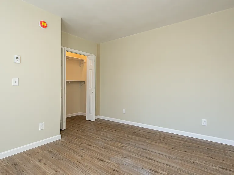 31 Drummond St — Photo 7