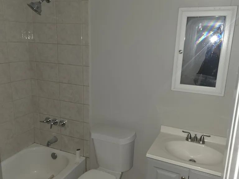 7832 W Laverne St — Photo 1