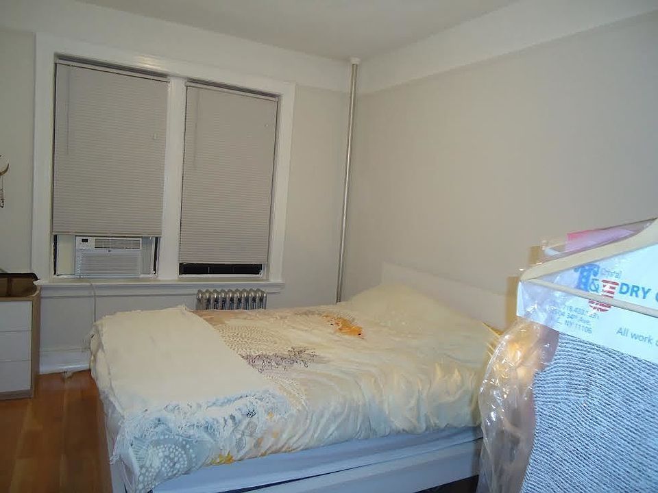 2nd image of 3315 Crescent St APT 1F