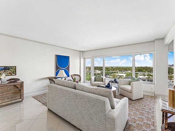 4th image of 701 E Camino Real Apt 9g