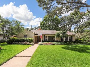 5651 Olympia Dr, Houston, TX 77056