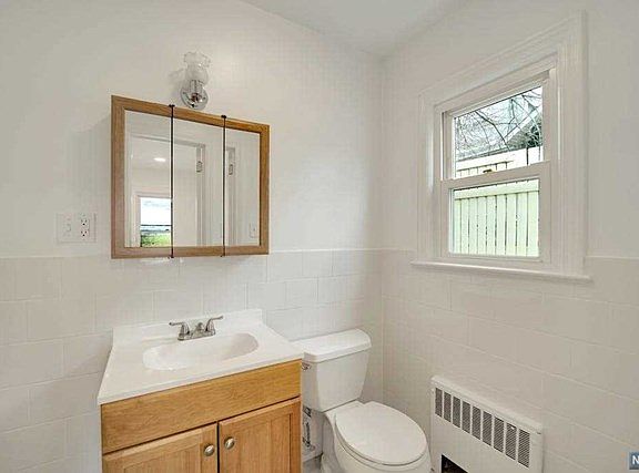 5th image of 607 Marin Ave #1