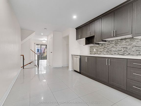 4th image of 5 Kimbercroft Ct