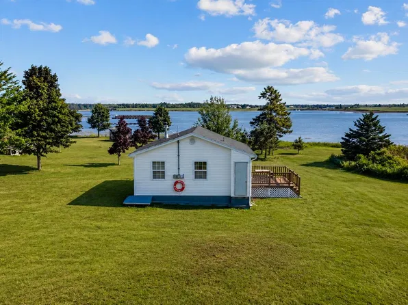 140 Sullivan Rd, Halifax Parish, PE C0B 1H0