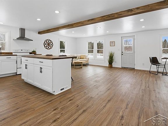 3rd image of 2496 Dale Rd