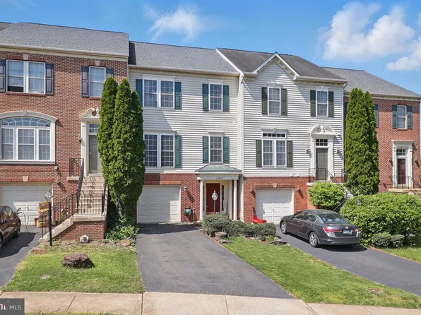 14439 Fowlers Mill Dr, Gainesville, VA 20155