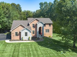 2730 Black Eagle Rdg, Howell, MI 48843