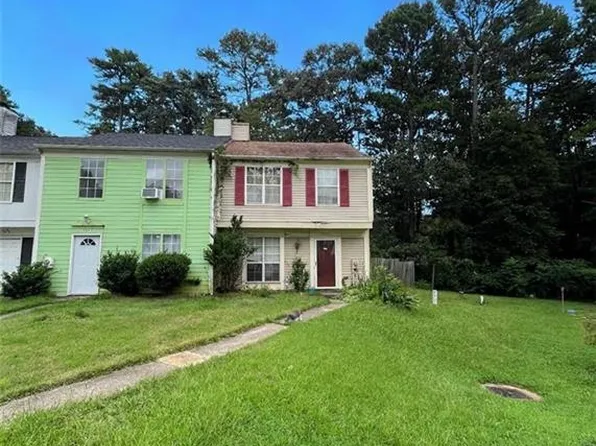 5651 Wells Cir, Stone Mountain, GA 30087