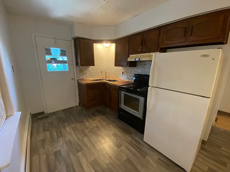 Kitchen pic 2