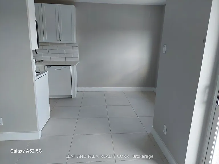591 12th St #14 — Photo 3