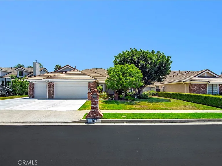 9618 Kentland Ave — Photo 2