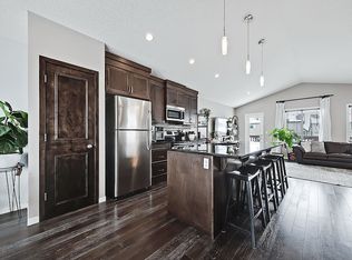 2115 New Brighton Park SE, Calgary, AB T2Z1B3