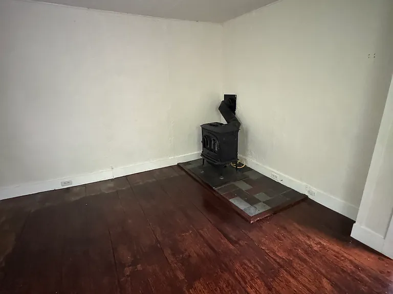 422 Mill Rd — Photo 11