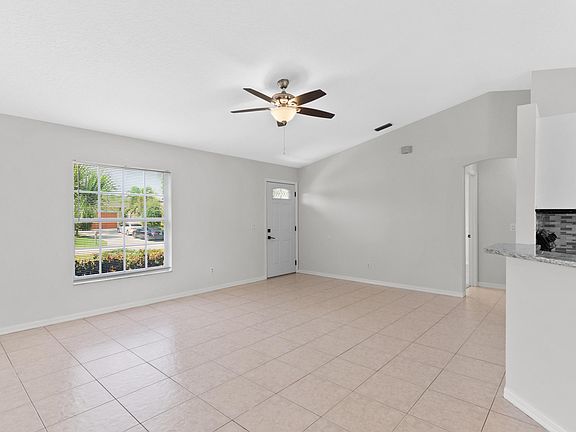 4th image of 6125 NW East Deville Circle