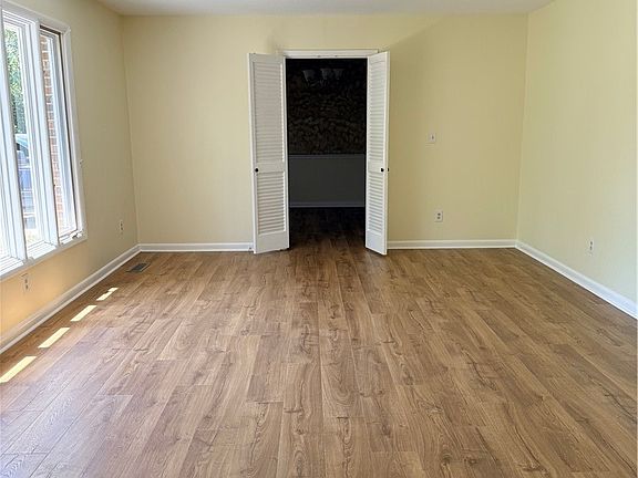 5th image of 425 Dunmore Rd