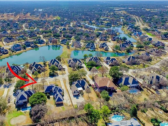 3rd image of 906 Brazos Dr