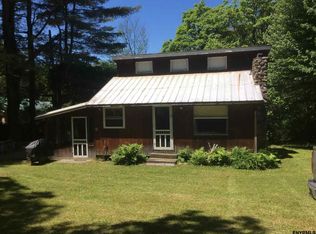 389 Lakeview Rd, Broadalbin, NY 12025