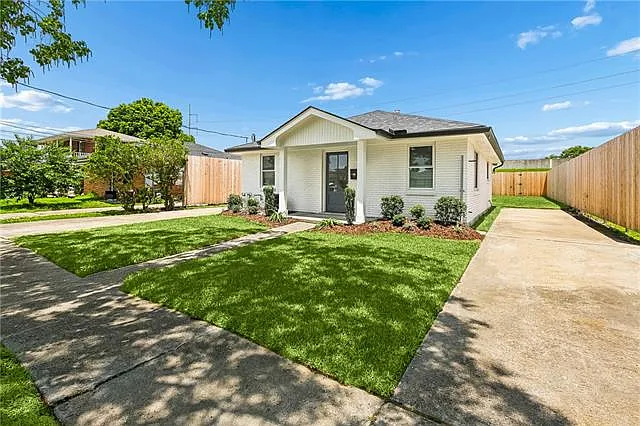 433 Greenmount Dr #A — Photo 2