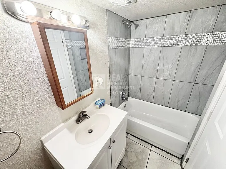 315 Galena St — Photo 23