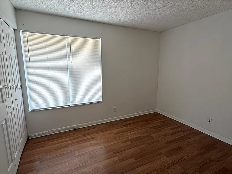 2550 Riverside Dr #223 — Photo 12