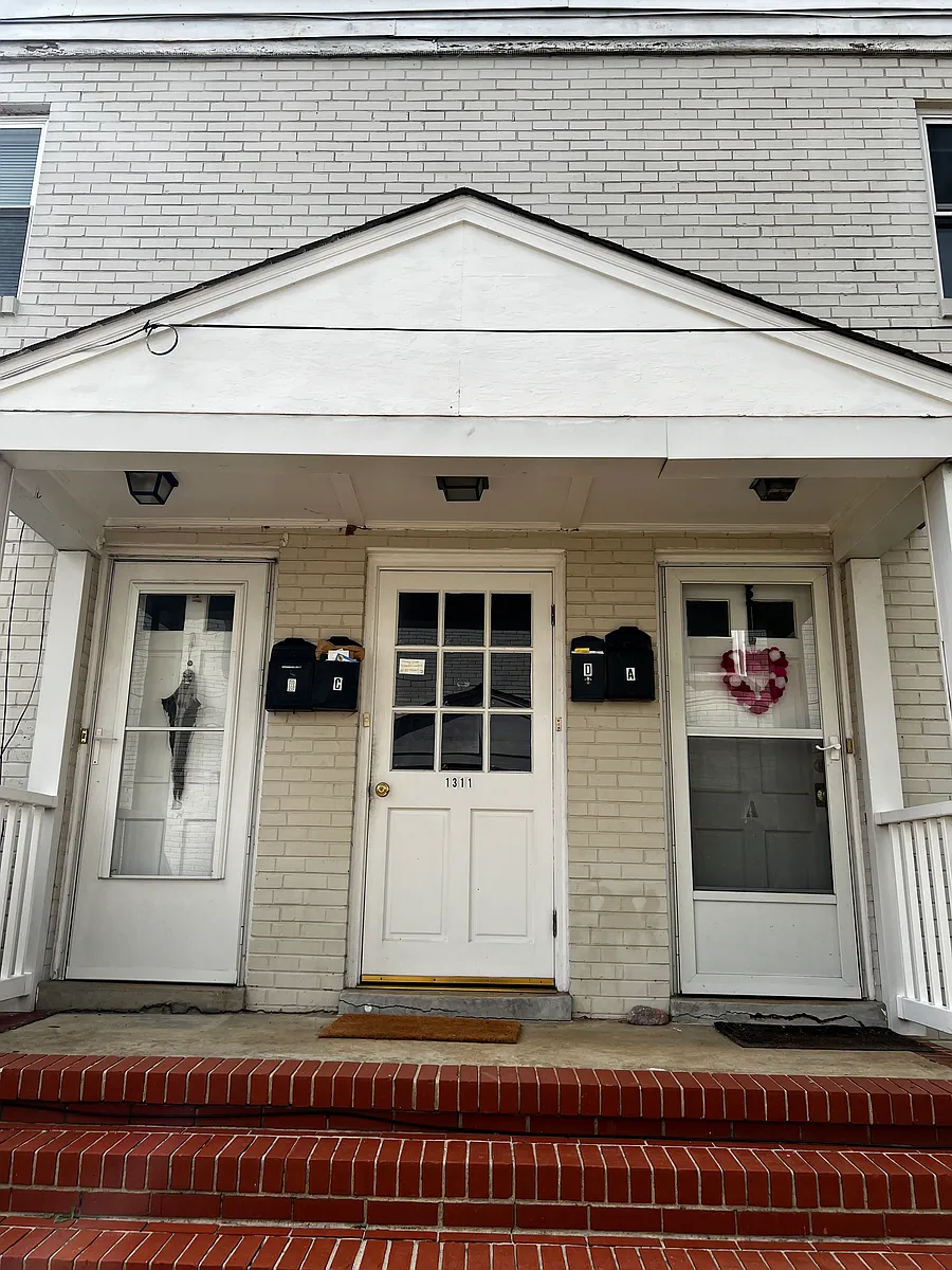 Building Photo - 1311 Wallace St #C