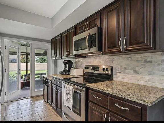 3rd image of 5764 Marble Ct