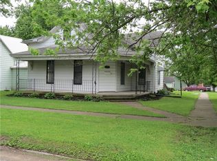 121 W 3rd St, Stanberry, MO 64489