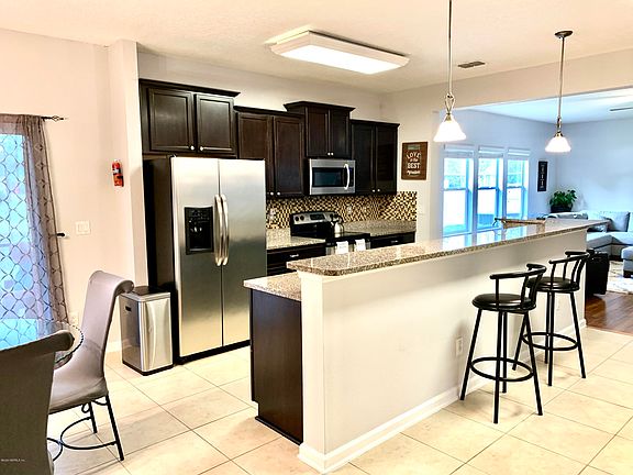 4th image of 10374 Oxford Lakes Dr