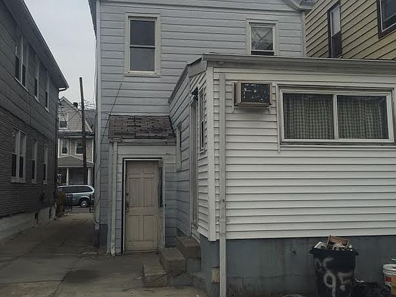 4th image of 9531 112th St