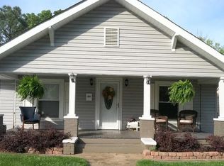 823 9th Avenue Pl NE, Hickory, NC 28601