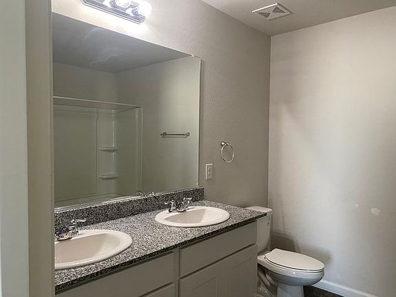 3rd image of 840 S Parker Pl
